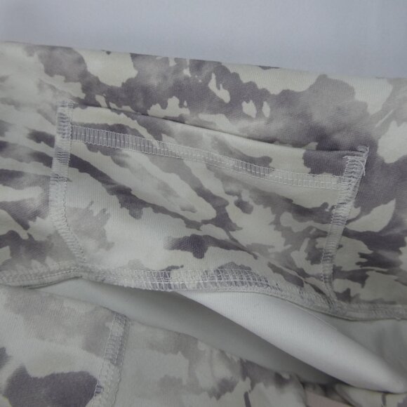 Fabletics Boost PowerHold High-Waisted 7/8 Leggings 26x24 Tiger Stripe Size M - Picture 7 of 9